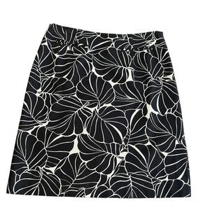 Talbots Petites Stretch black and cream leaf print lined skirt size 10
